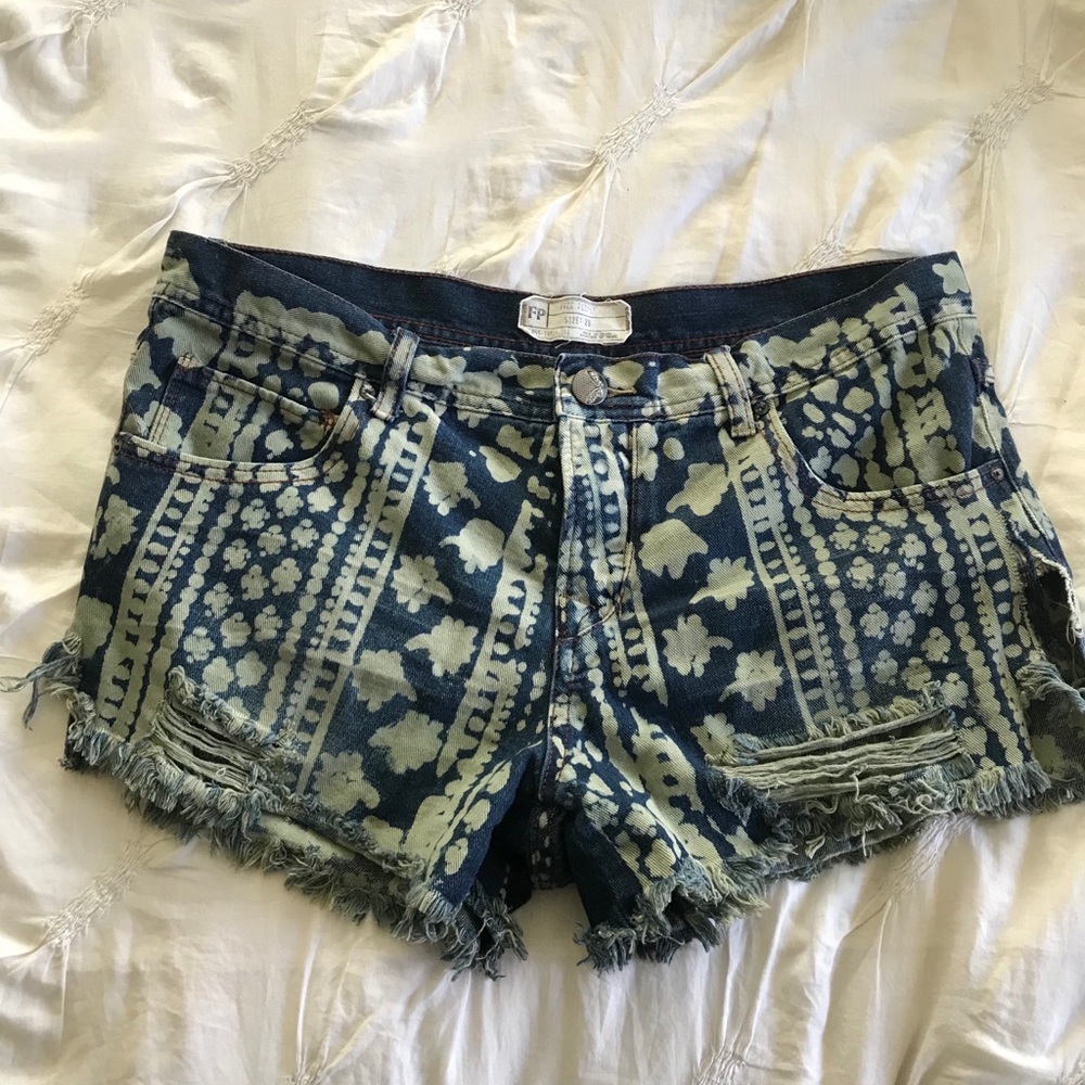 FREE PEOPLE patterned shorts